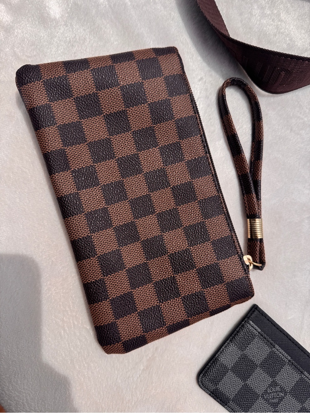 Louis Vuitton Monogram & Damier Brown Crossbody Bag with Gold LV Emblem - Picture 4 of 13